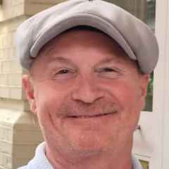 Photo of Simon Elms.